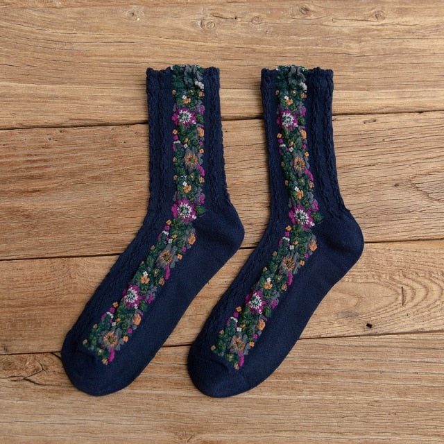 New Retro Ethnic Style Women Socks with Flower Casual Comfortable Ladies Funny Cute Spring Autumn Cotton Girls Crew Sox Gifts